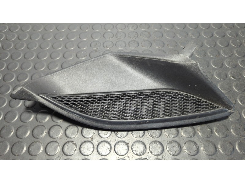 Recambio de rejilla delantera para piaggio (vespa) nrg power 49 cc referencia OEM IAM 959327  