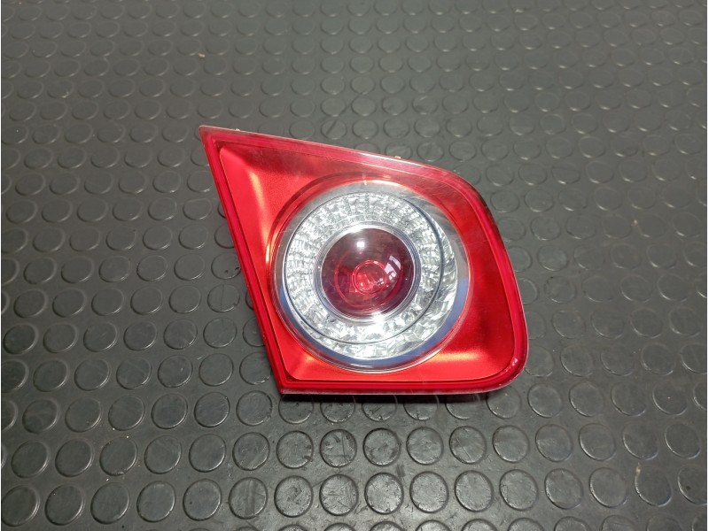 Recambio de piloto porton izquierdo para volkswagen jetta (1k2) 2.0 tdi referencia OEM IAM 1K5945093  