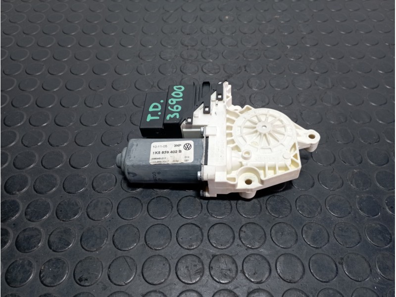 Recambio de motor elevalunas trasero derecho para volkswagen jetta (1k2) 2.0 tdi referencia OEM IAM 1K5839402B  