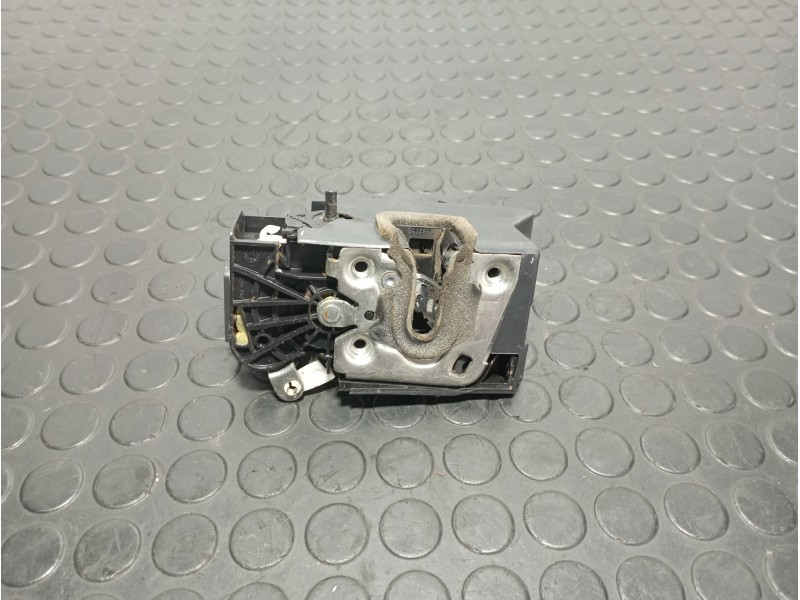 Recambio de cerradura puerta trasera derecha para dacia duster ii 0.999 referencia OEM IAM 825020888R  