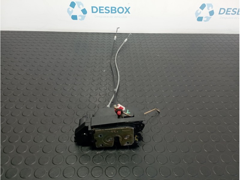 Recambio de cerradura puerta trasera derecha para ssangyong kyron 2.0 di referencia OEM IAM 7132008003  