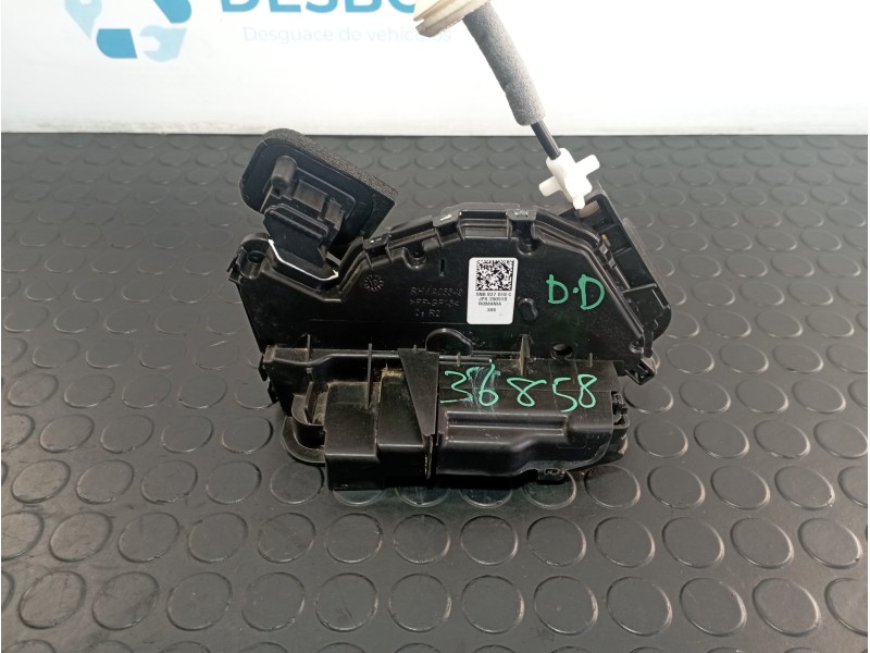 Recambio de cerradura puerta delantera derecha para volkswagen tiguan 2.0 tdi referencia OEM IAM 5NB837016C  