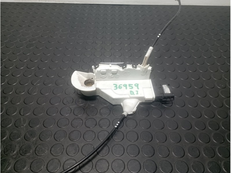 Recambio de cerradura puerta delantera izquierda para peugeot 3008 1.6 referencia OEM IAM A04949  