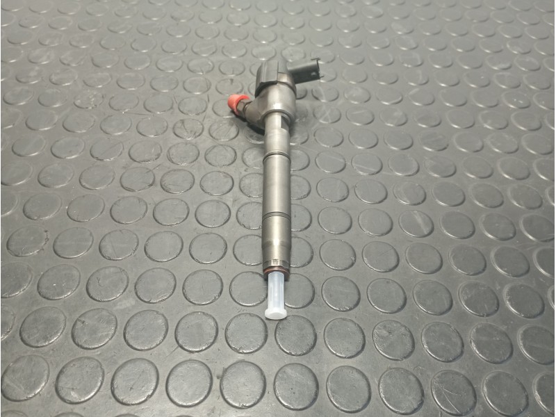 Recambio de inyector para hyundai ix35 1.6 crdi referencia OEM IAM 338002A800  