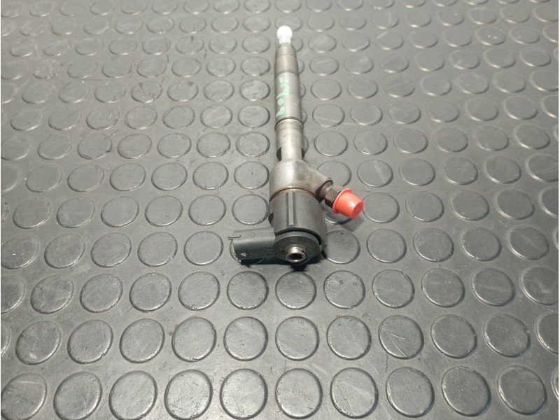 Recambio de inyector para hyundai ix35 1.6 crdi referencia OEM IAM 338002A800  