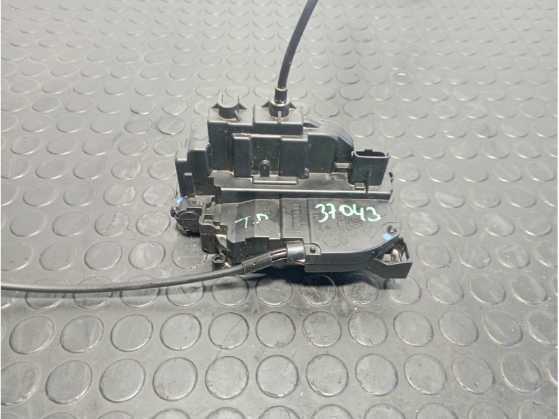 Recambio de cerradura puerta trasera derecha para renault scenic iii 1.2 tce referencia OEM IAM 825020004R  