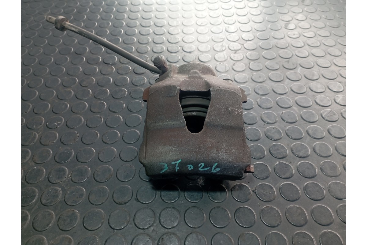 Recambio de pinza de freno delantera derecha para volkswagen bora berlina (1j2) 1.6 referencia OEM IAM 1K0615124D  