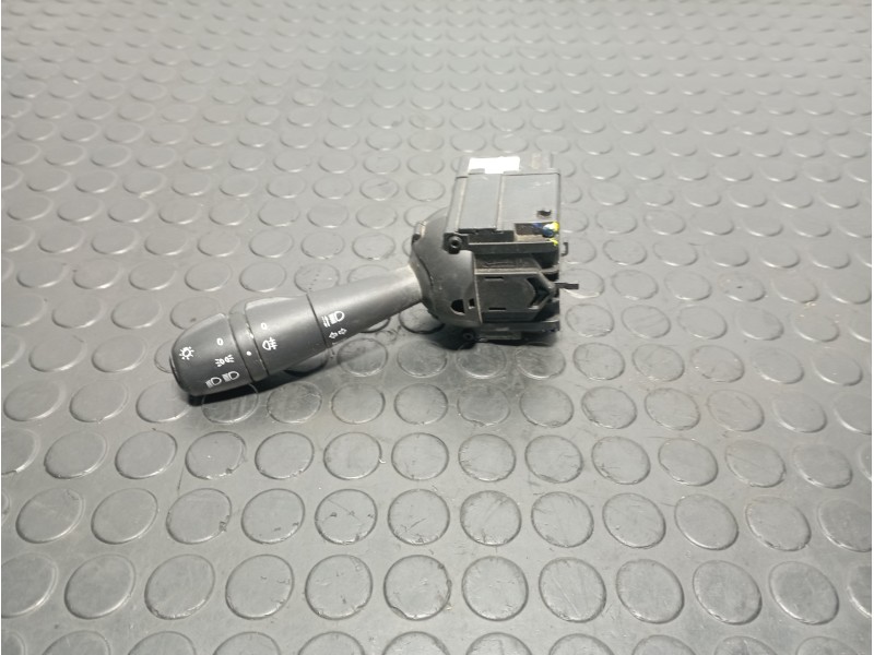 Recambio de mando luces para dacia sandero stepway referencia OEM IAM E10645389  