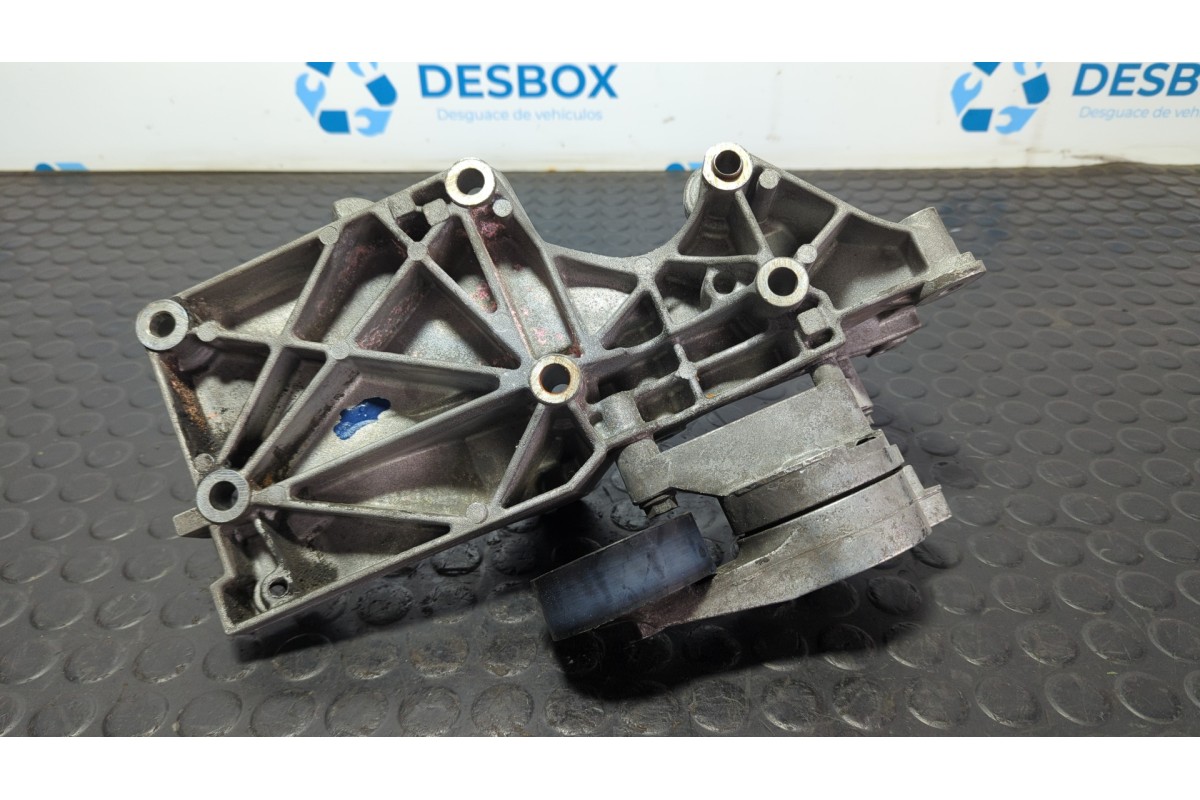 Recambio de soporte alternador para volkswagen golf v berlina (1k1) 1.9 tdi referencia OEM IAM 03G903143A  