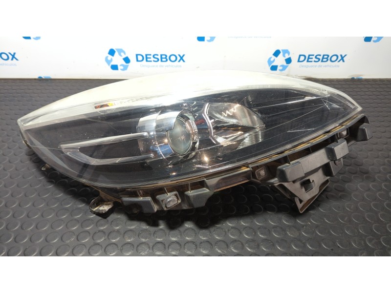 Recambio de faro derecho para renault scenic iii 1.2 tce referencia OEM IAM 260106928R  