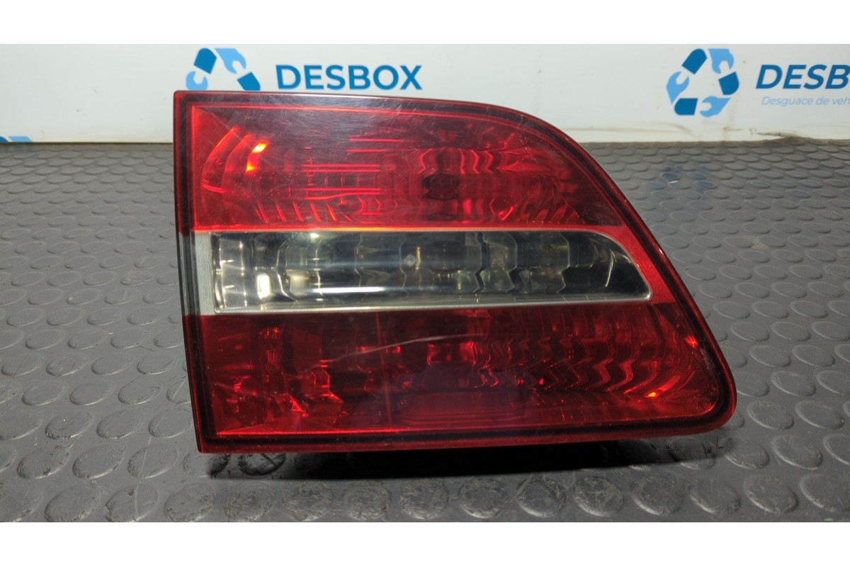 Recambio de piloto porton izquierdo para fiat stilo multi wagon (192) 1.9 jtd referencia OEM IAM 51717943  