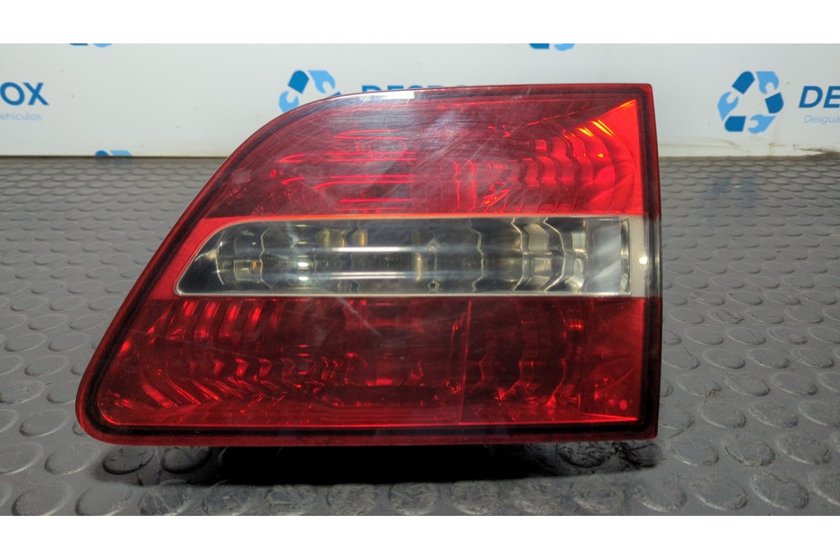 Recambio de piloto porton derecho para fiat stilo multi wagon (192) 1.9 jtd referencia OEM IAM 51717942  