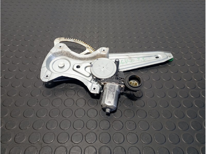 Recambio de elevalunas trasero izquierdo para toyota auris 1.8 hybrid referencia OEM IAM AV2621002331  