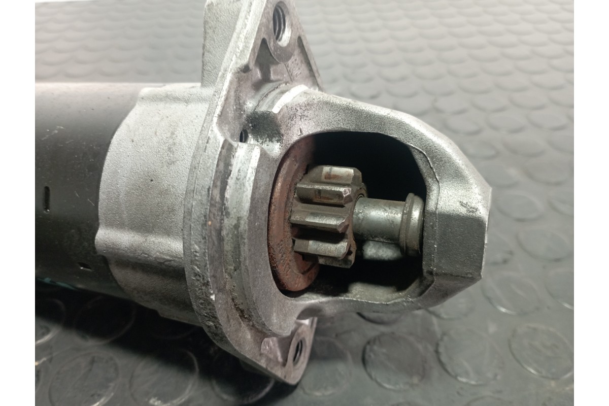 Recambio de motor arranque para bmw serie 5 berlina (e60) 2.0 16v diesel referencia OEM IAM 779689202  