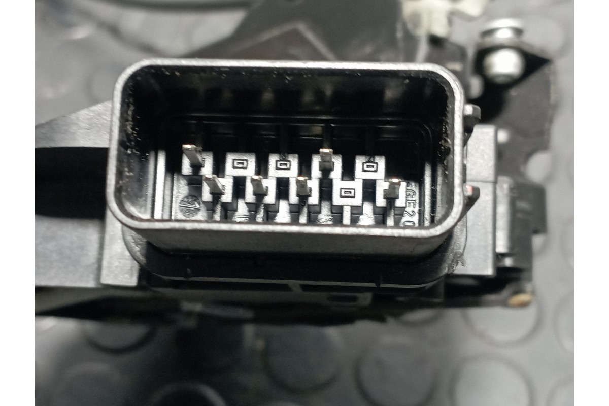 Recambio de cerradura puerta trasera izquierda para ford focus berlina (cap) 1.6 tdci referencia OEM IAM 4M5AR26413BB  