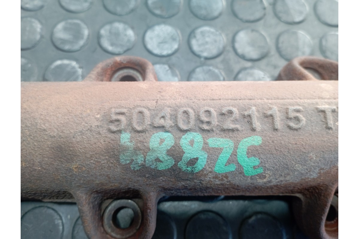 Recambio de colector escape para iveco daily caja abierta / volquete 2.3 diesel cat referencia OEM IAM 504092115  