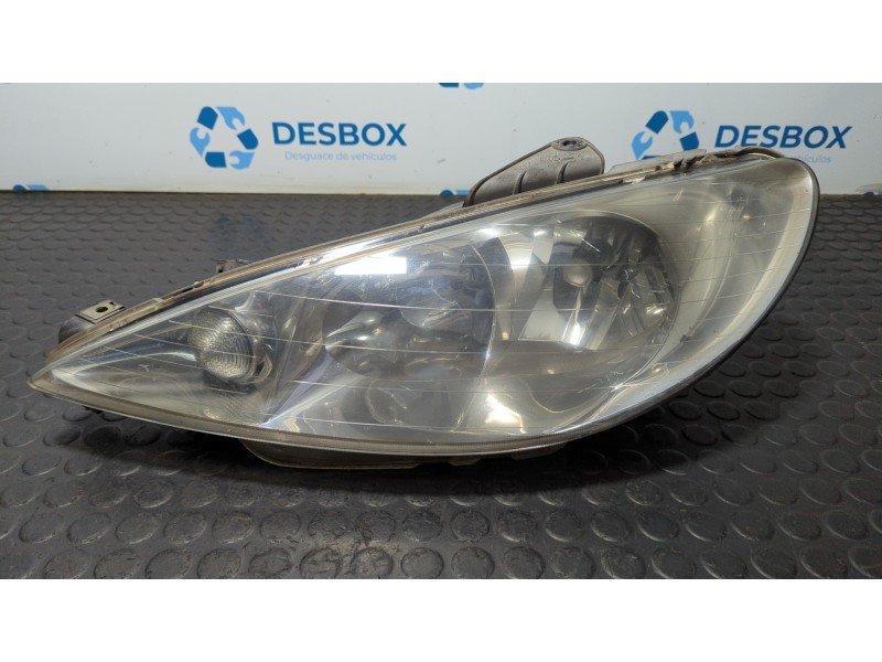 Recambio de faro izquierdo para peugeot 206 berlina 1.4 hdi referencia OEM IAM 9628666880  