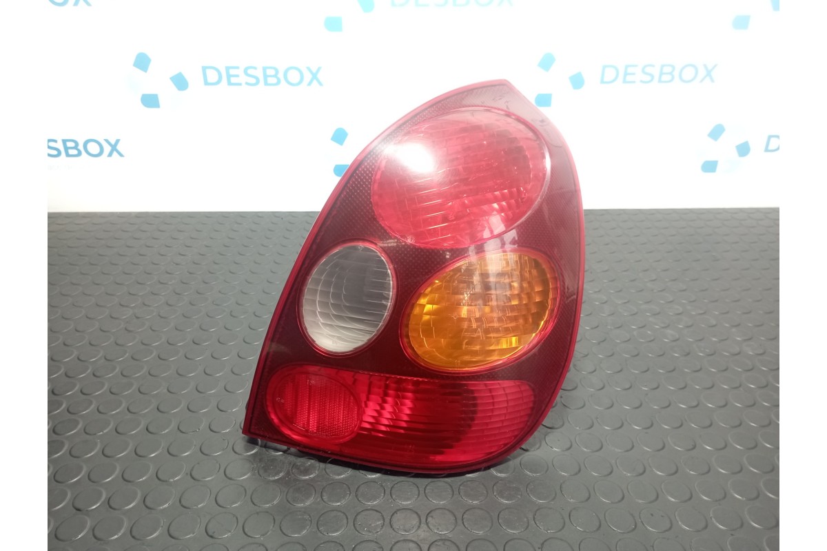 Recambio de piloto trasero derecho para toyota corolla (e11) 1.4 gasolina referencia OEM IAM 22076587R  