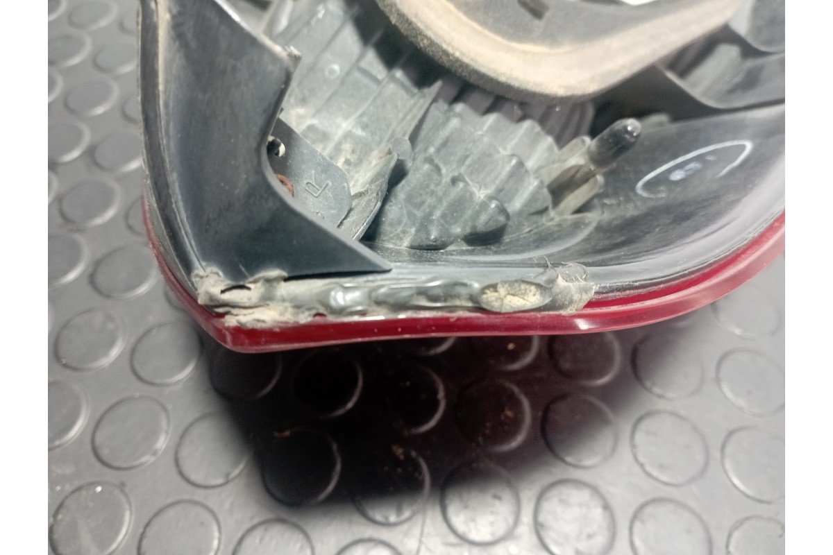 Recambio de piloto trasero derecho para toyota corolla (e11) 1.4 gasolina referencia OEM IAM 22076587R  