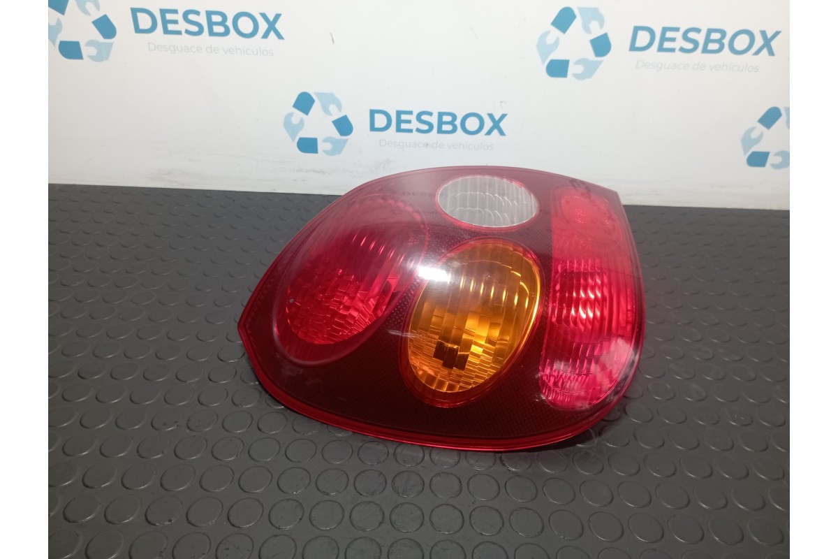 Recambio de piloto trasero izquierdo para toyota corolla (e11) 1.4 gasolina referencia OEM IAM 22076587L  