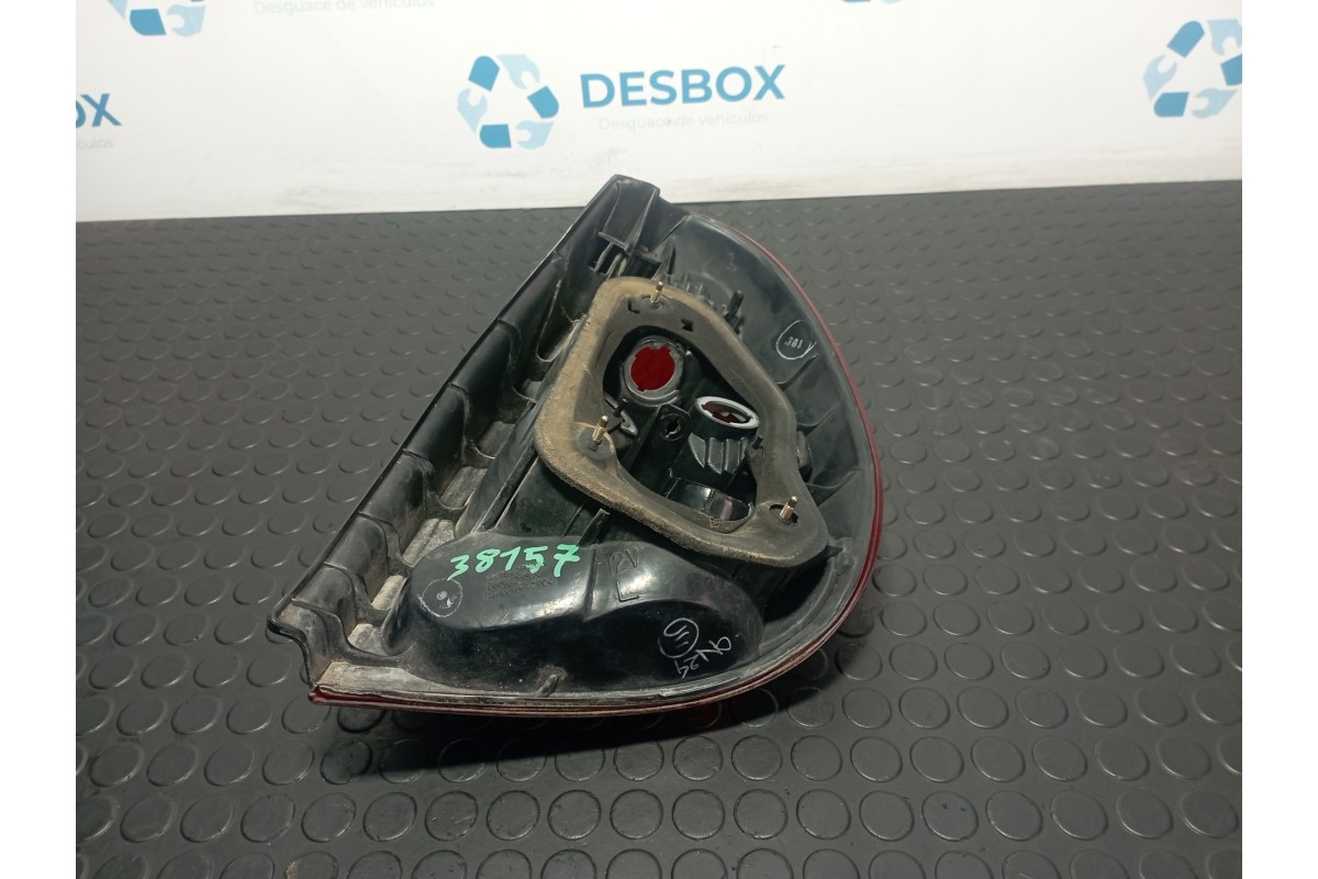 Recambio de piloto trasero izquierdo para toyota corolla (e11) 1.4 gasolina referencia OEM IAM 22076587L  