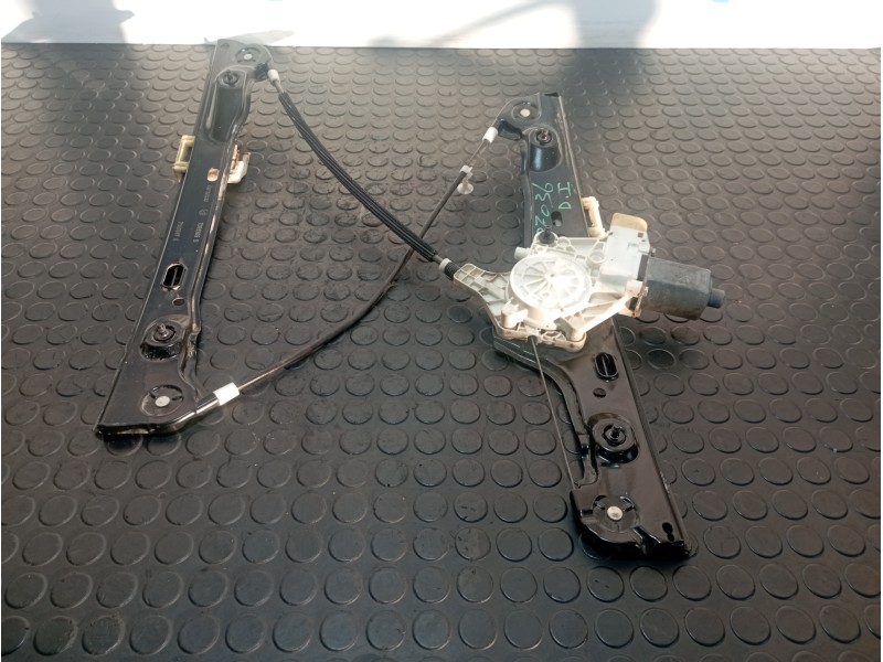 Recambio de elevalunas delantero izquierdo para bmw serie 3 berlina (e90) 320d berlina referencia OEM IAM 7140587E  