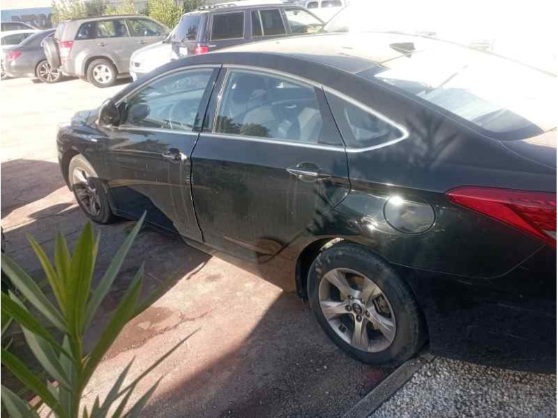 Recambio de puerta delantera izquierda para hyundai i40 1.6 crdi referencia OEM IAM   