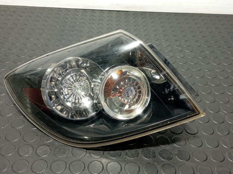 Recambio de piloto trasero izquierdo para mazda 3 berlina (bk) 1.6 diesel referencia OEM IAM P3805 E110642  