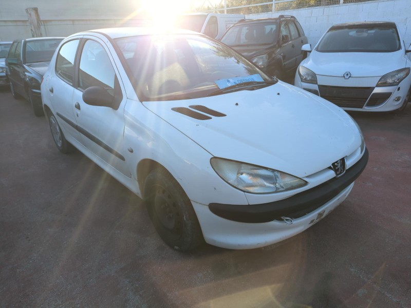 peugeot 206 berlina del año 2001