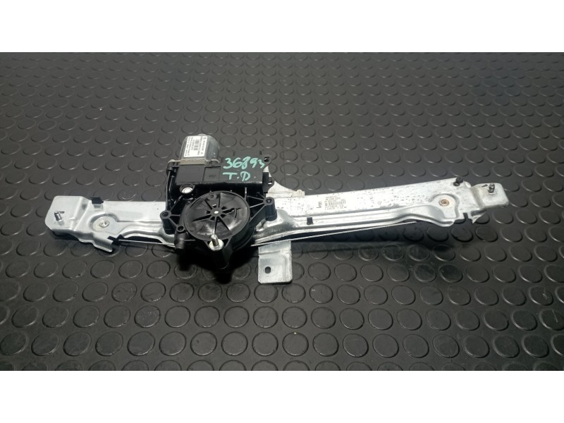 Recambio de elevalunas trasero derecho para peugeot 208 1.2 puretech referencia OEM IAM 9816402280  