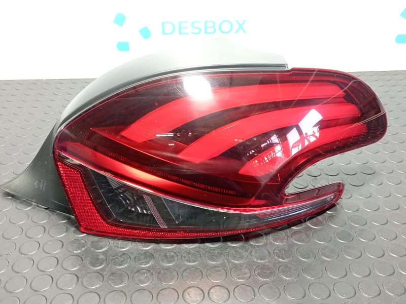 Recambio de piloto trasero derecho para peugeot 208 1.2 puretech referencia OEM IAM 9810430580  