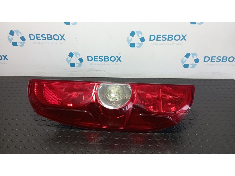 Recambio de piloto trasero izquierdo para fiat doblo 1.3 d multijet referencia OEM IAM 00518106740  