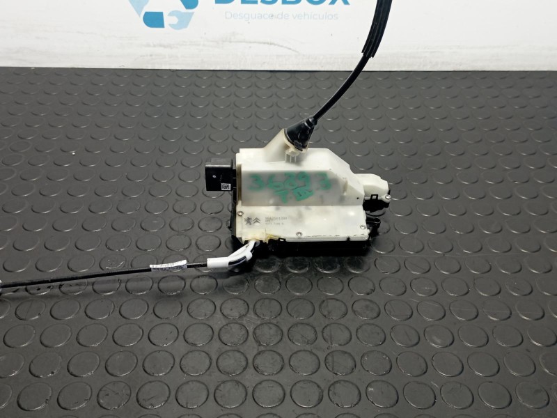 Recambio de cerradura puerta trasera izquierda para peugeot 208 1.2 puretech referencia OEM IAM 9812501280  