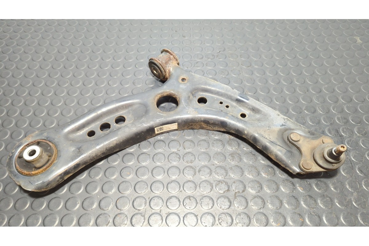 Recambio de brazo derecho inferior delantero para volkswagen golf vii lim. 1.2 tsi referencia OEM IAM 5Q0407152J  