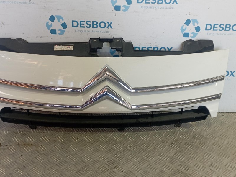 Recambio de rejilla delantera para citroen jumpy 1.6 hdi referencia OEM IAM 1497651077  