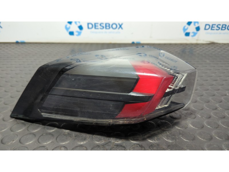 Recambio de piloto trasero izquierdo para peugeot 2008 (p1) 1.2 puretech 100 referencia OEM IAM FR2695010201  