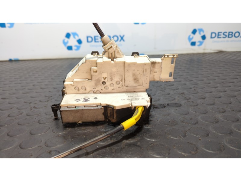Recambio de cerradura puerta delantera derecha para citroen jumpy 1.6 hdi referencia OEM IAM 9681334980  