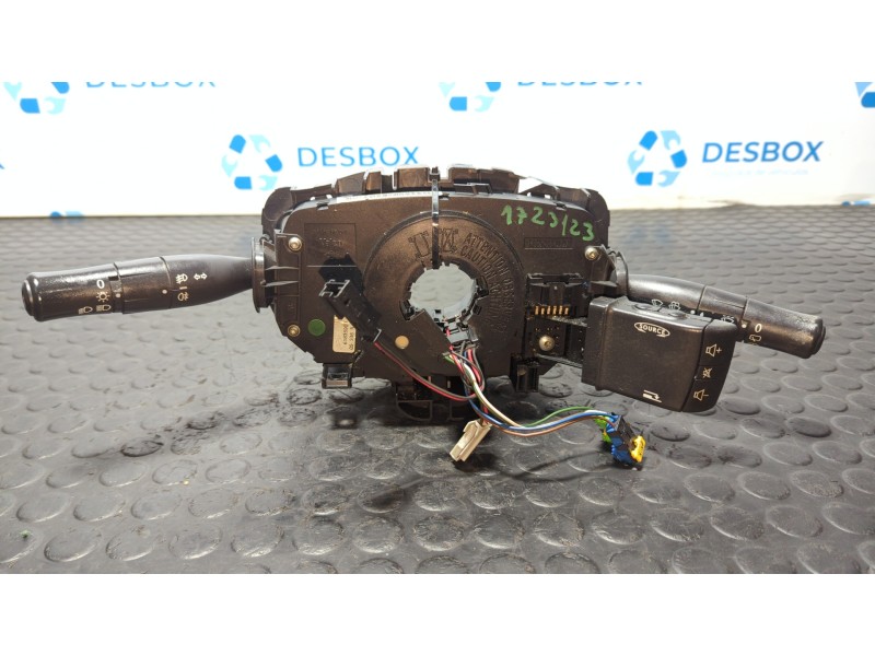 Recambio de mando multifuncion para renault megane ii berlina 5p 2.0 dci referencia OEM IAM 8200213761  