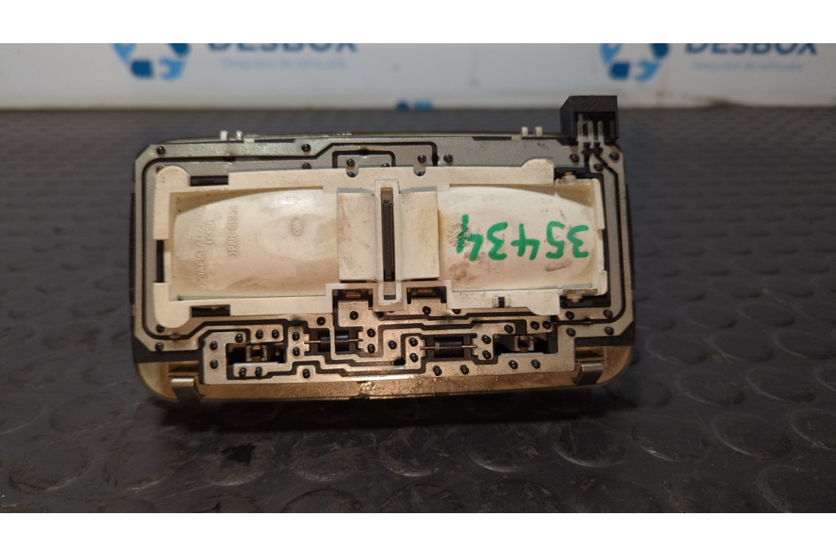 Recambio de luz interior para peugeot boxer caja cerr. techo elevado (bat.3450)(335)(2007 =>) hdi (335) referencia OEM IAM 73552