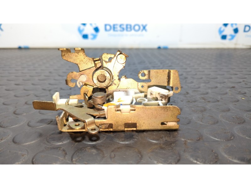 Recambio de cerradura puerta delantera derecha para mercedes-benz vito (w638) combi referencia OEM IAM 9017200235  