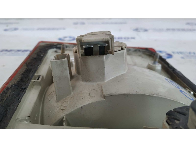 Recambio de piloto porton izquierdo para audi 80/90 (893) 1.9 diesel (1y) referencia OEM IAM 8A0945093J  