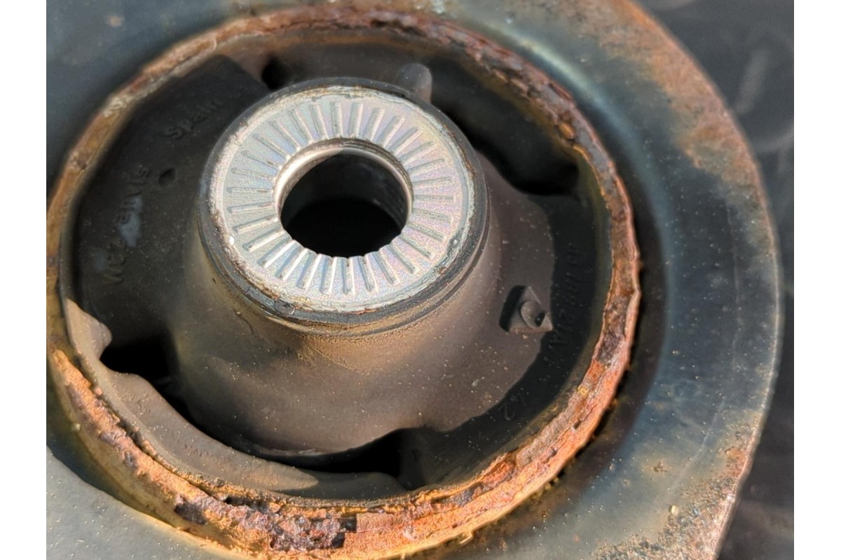 Recambio de brazo izquierdo inferior delantero para volkswagen golf vii lim. 1.2 tsi referencia OEM IAM 5Q0407151J  