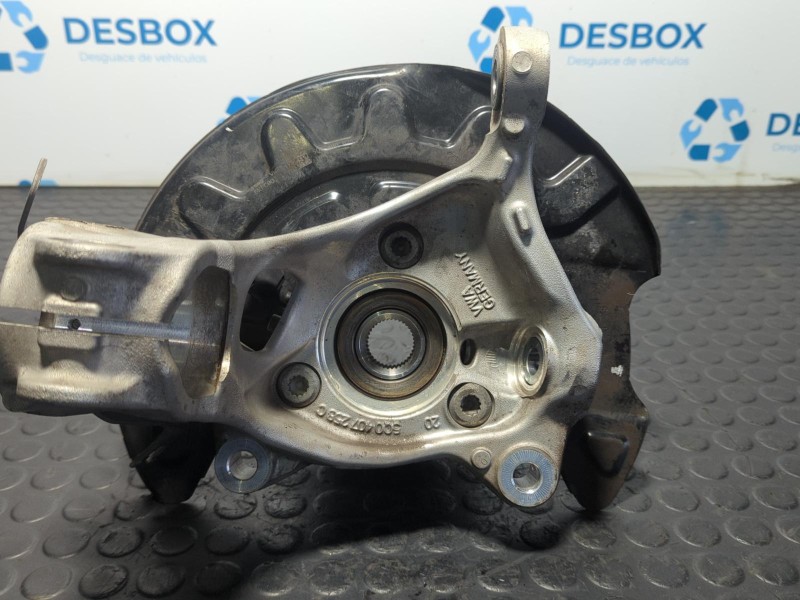 Recambio de mangueta delantera derecha para volkswagen tiguan 2.0 tdi referencia OEM IAM 5Q0407258C  