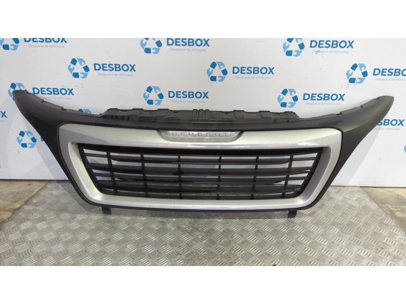 Recambio de rejilla delantera para peugeot boxer caja abierta referencia OEM IAM 1314847070  
