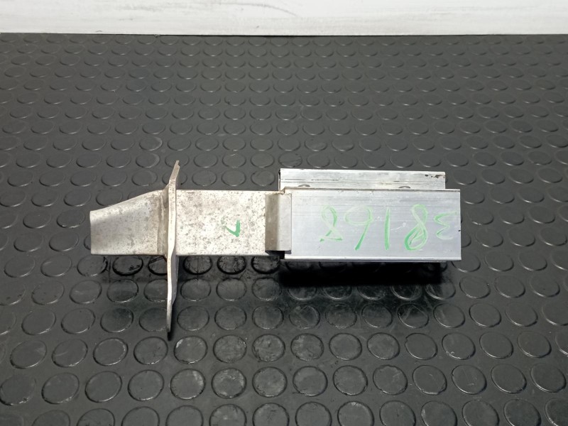 Recambio de puntera paragolpes trasera derecha para audi a4 berlina (b5) 1.8 t referencia OEM IAM 8D0807332C  