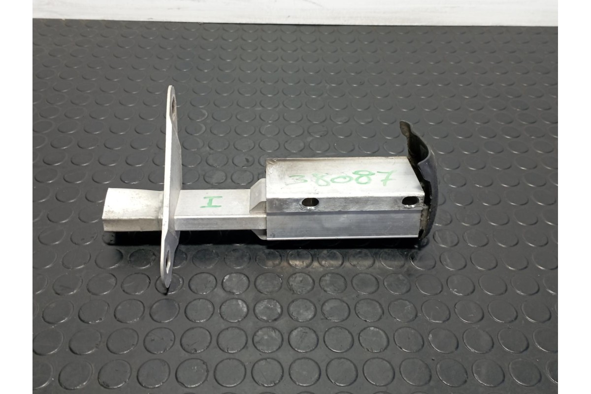 Recambio de puntera paragolpes trasera izquierda para audi a4 berlina (b5) 1.8 t quattro referencia OEM IAM 8DO807331C  