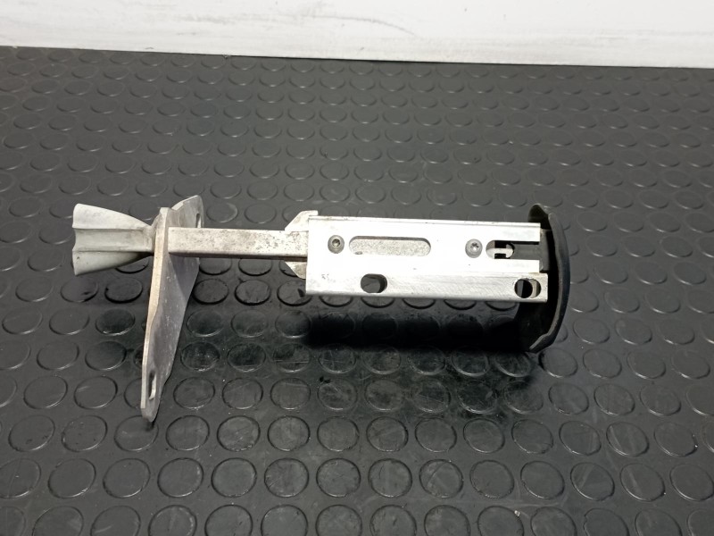 Recambio de puntera paragolpes trasera izquierda para audi a4 berlina (b5) 1.8 t referencia OEM IAM 8BO807331C  