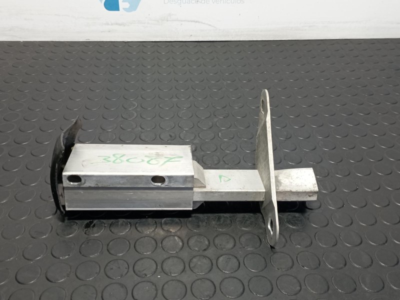 Recambio de puntera paragolpes trasera derecha para audi a4 berlina (b5) 1.8 t quattro referencia OEM IAM 8DO807332C  