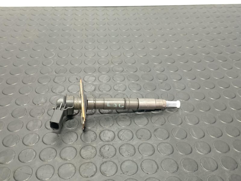 Recambio de inyector para audi q5 (8r) referencia OEM IAM 03L130277  