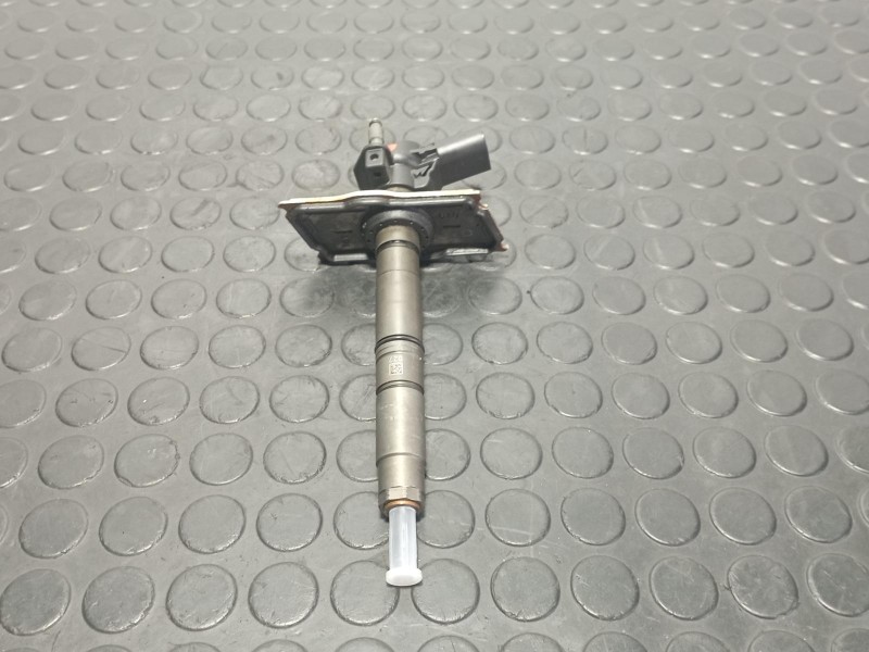 Recambio de inyector para audi q5 (8r) referencia OEM IAM 03L130277  